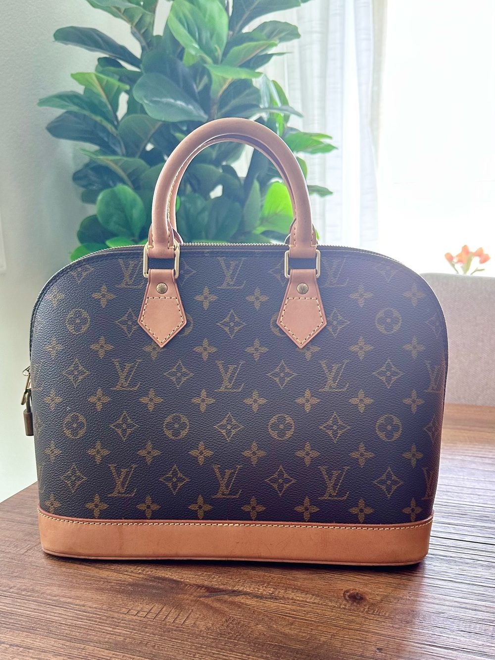 Authentic Louis Vuitton Alma Monogram PM